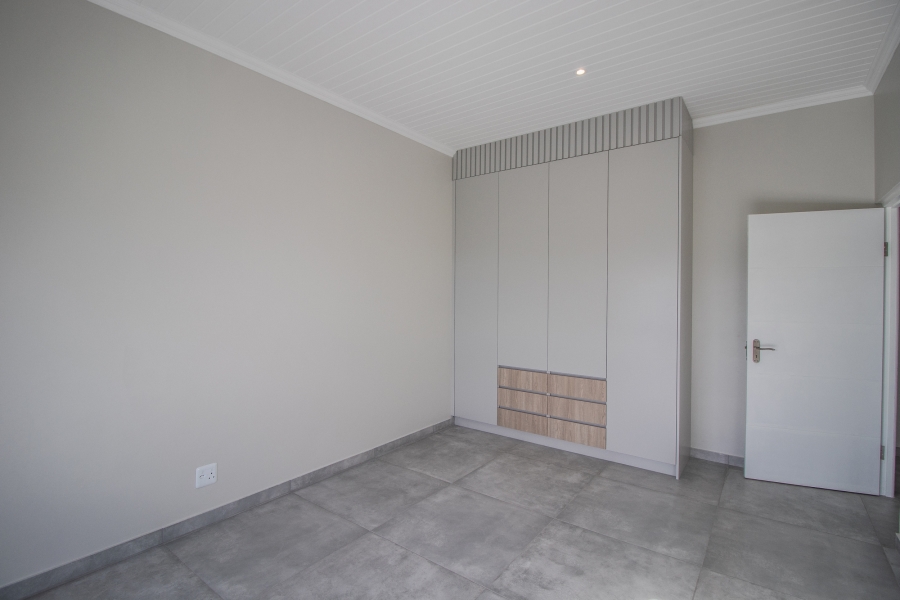 4 Bedroom Property for Sale in Yzerfontein Western Cape